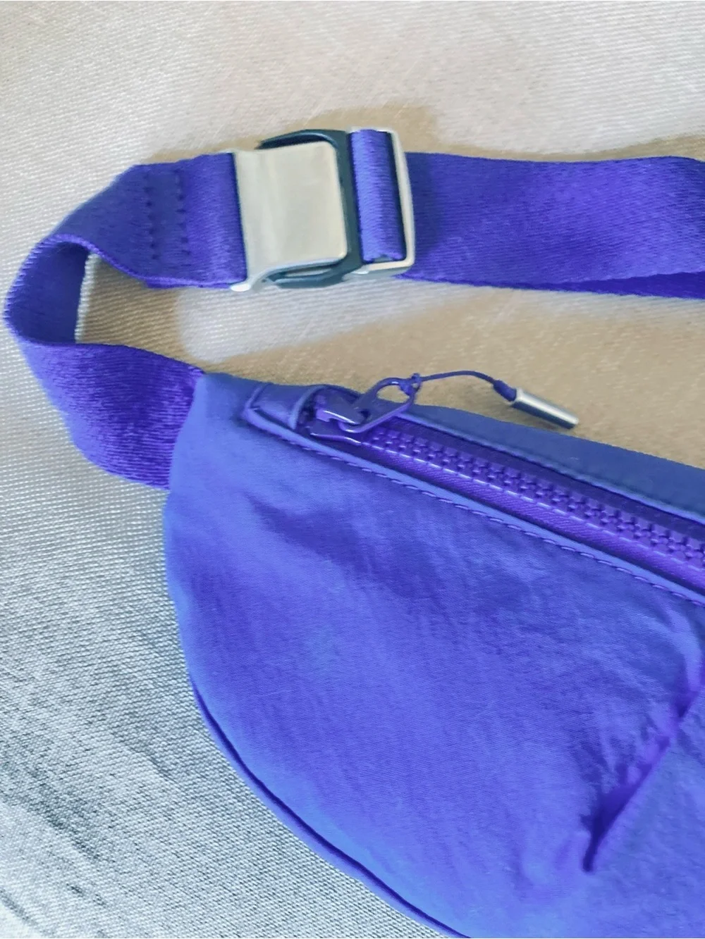 Athleta Kinetic Waist Bag Purple Crossbody Belt Bag Adjustable Nylon